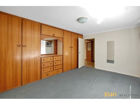 Family Home - Photo 5