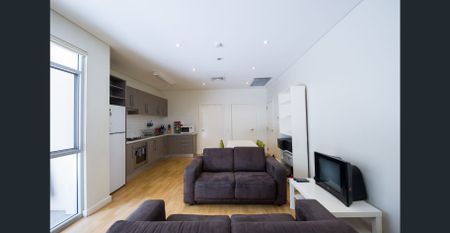 CBD SHARE ACCOMODATION - GET IN QUICK! NON-STUDENTS MAY APPLY! FEMALE ONLY APARTMENT AVAILABLE!! - Photo 5