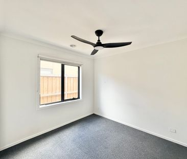 Spacious and Stylish Living in Quiet Court Location - Photo 3