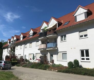 Tollwitz; kleine 3-Raum-DG-Wg. am Park, mit Balkon, und Pkw-Stellpl... - Foto 1