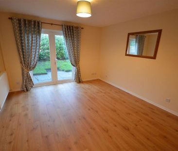 2 bedroom semi-detached bungalow to rent - Photo 2