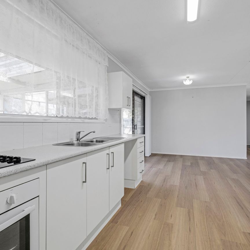 4 Summerland Key, Broadbeach Waters QLD 4218 - House For Rent | Domain - Photo 1