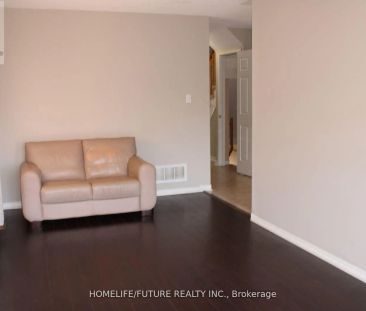 33 TARA CRESCENT - Photo 2