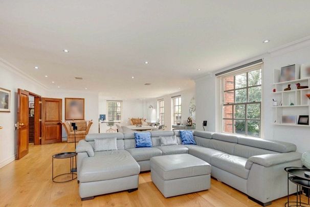 Maresfield Gardens, Hampstead, NW3 - Photo 1