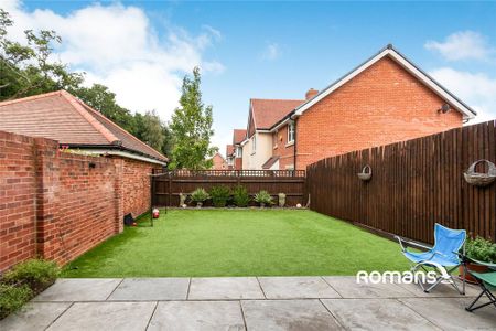 3 bedroom detached house to rent - Photo 2