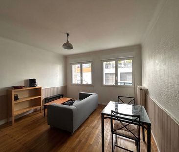 Location Appartement 2 pièces 29m² - Photo 2