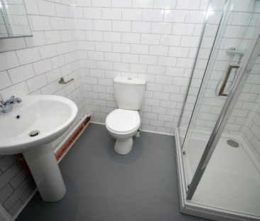 6 bedroom flat to rent - Photo 1