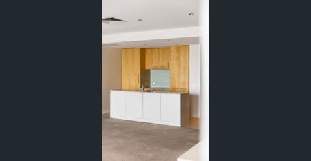 STUNNING 3-BEDROOM, 2-BATHROOM APARTMENT WITH AMAZING VIEWS OVERLOOKING RUNDLE STREET AND THE ADELAIDE HILLS - Photo 4