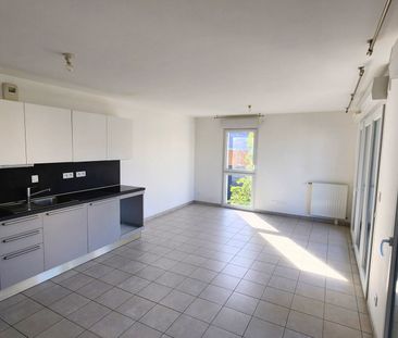 Location Appartement 3 pièces 72m² - Photo 3