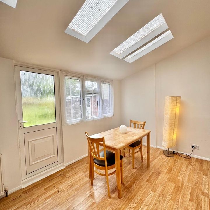 Room in a Shared House, College Road, HA9 - Photo 1