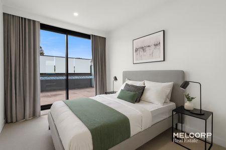 RESORT STYLE LIVING AT IT'S BEST - UNFURNISHED - Photo 4