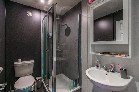 3 bed apartment to rent in Osborne Terrace, Newcastle Upon Tyne, NE2 - Photo 5