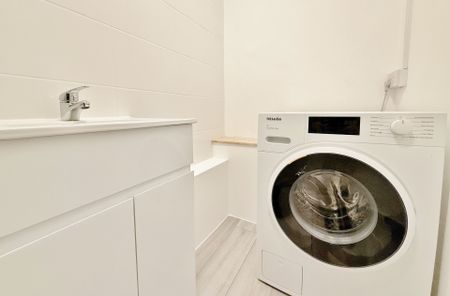 More Close, St. Paul's Court, Hammersmith, London, W14 - Photo 4