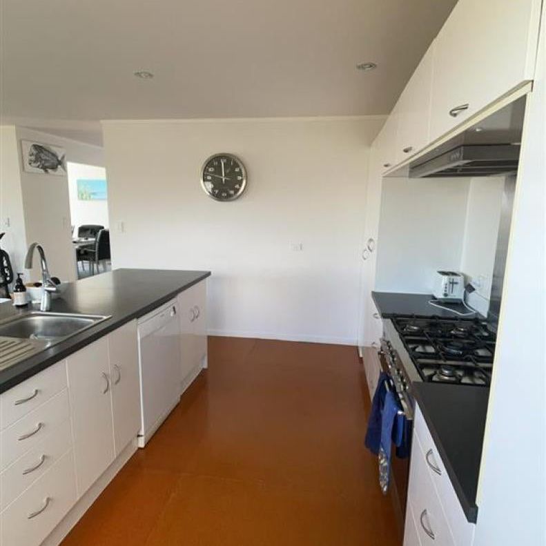 Sunny Home - Photo 1
