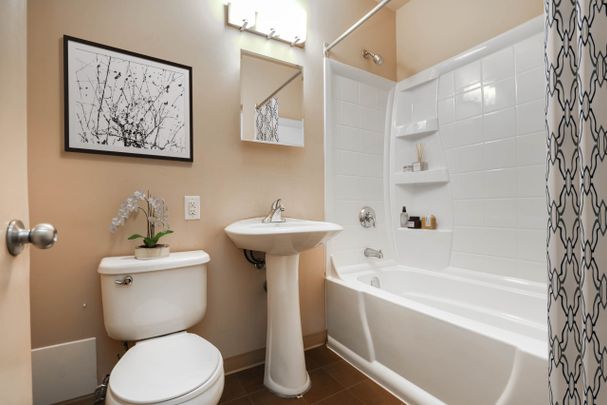 Essex House - Photo 1