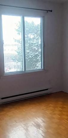 TERREBONNE 4 1/2 LIBRE PRÈS TERMINUS D'AUTOBUS TERREBONNE - Photo 1