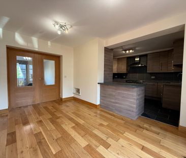 4 bedroom terraced house to rent - Photo 3