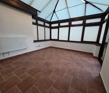 3 bedroom detached house to rent - Photo 2