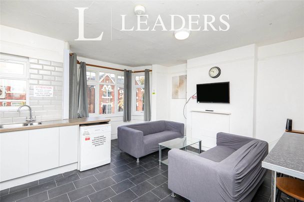 6 bedroom semi detached to rent Gedling Grove, Nottingham, Nottinghamshire, NG7 - Photo 1