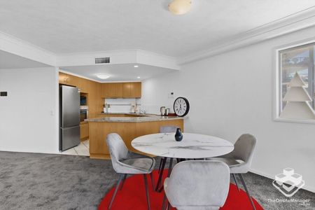 Fully furnished freshly updated Unit - Photo 3