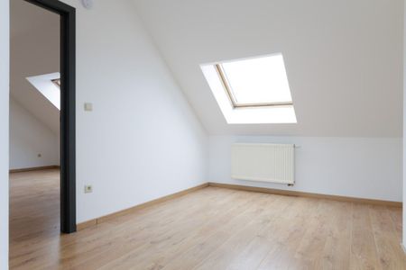 Ruim triplex appartement met parkeerplaats - Photo 4