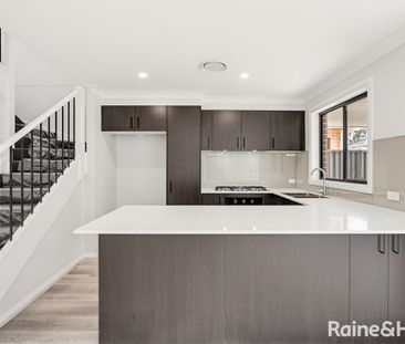 Brand new double-storey residence for lease - Photo 3
