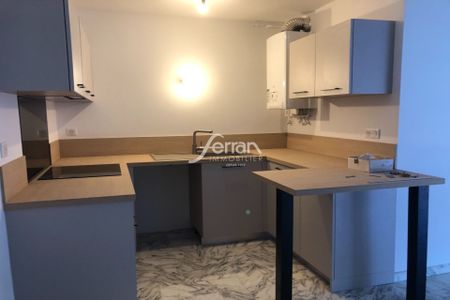 Location Appartement 2 pièces 45m² DRAGUIGNAN 83300 - Photo 3