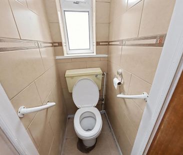 2 bedroom terraced house to rent - Photo 6