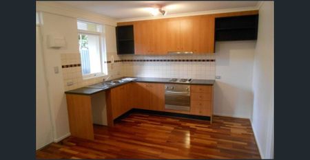 Stylish Inner-North Living in Prime Thornbury Location - Photo 4