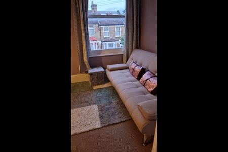 Room in a Shared House, Colchester Road, E10 - Photo 2