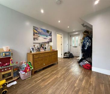 Harlow, Essex - Photo 2