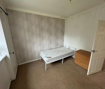 3 bedroom apartment to rent - Photo 2