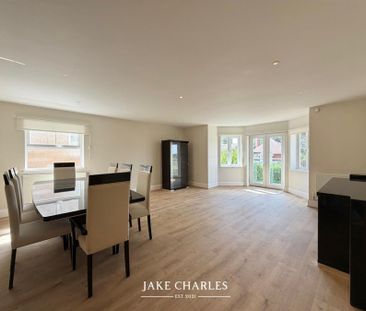 3 Bedroom Apartment - Photo 3