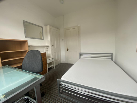 5 bedroom terraced house to rent - Photo 5