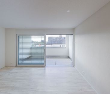 Modern, bright 1.5 ZWHG OG, 9 m² conservatory & 1 PARKING SPACE INC... - Foto 1