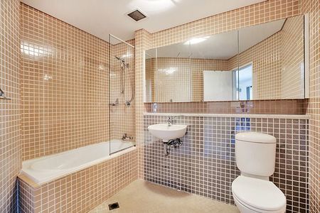 THE CLIFTON - ONE BEDROOM WITH A/C & LARGE BALCONY - Photo 5