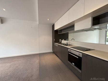 2/15 Eucalyptus Drive, Maidstone - Photo 5
