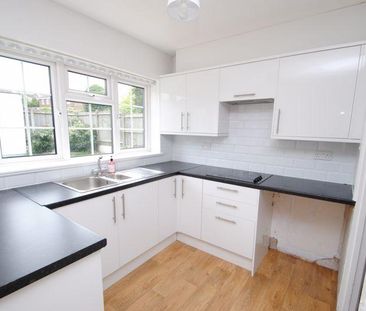 3 bedroom semi-detached house to rent - Photo 4