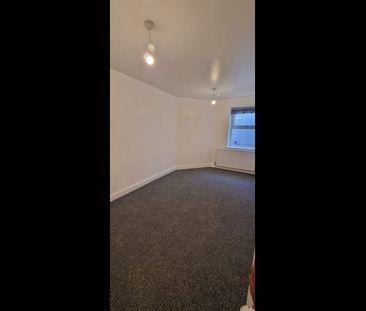 3 Bed Flat, Earlsfield Road, SW18 - Photo 4