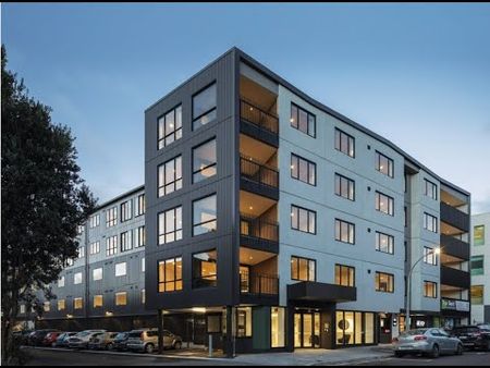 Cool, Modern & Well Managed - Photo 2