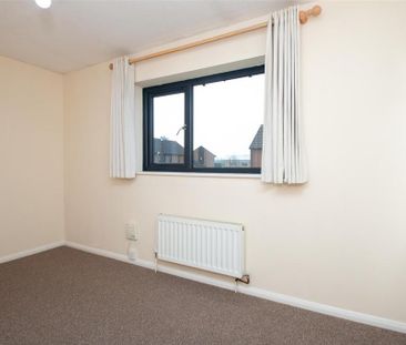 2 bedroom end of terrace house to rent - Photo 3
