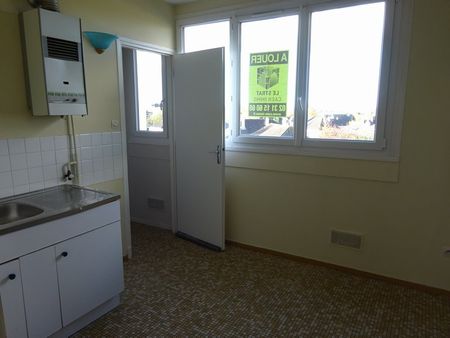 Location Appartement 4 pièces 74m² - Photo 2