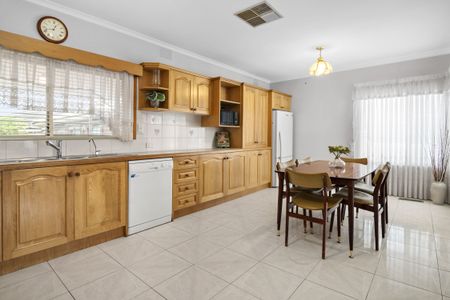 3 Bedroom Spacious Home! - Photo 4