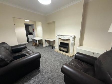 2 bedroom terraced house to rent - Photo 4