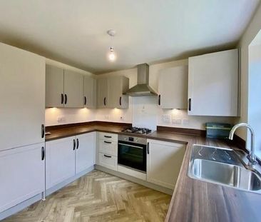 3 bedroom semi-detached house to rent - Photo 4