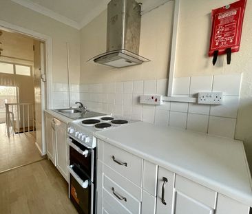 1 Bed Flat, Lower Addiscombe Road, CR0 - Photo 3