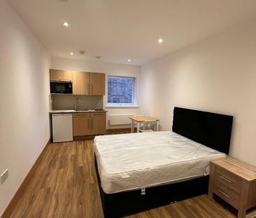 1 Bed Flat, Patton Studios, NW9 - Photo 2
