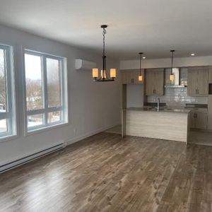 Beau et grand 4 1/2 immeuble 55 ans et + - Photo 2