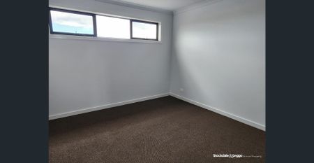 2 BEDROOM TOWNHOUSE IN MINTA ESTATE - Photo 5