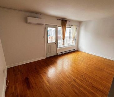 Superbe 4 ½ rénové, situé dans un immeuble tranquille à NDG - Photo 1